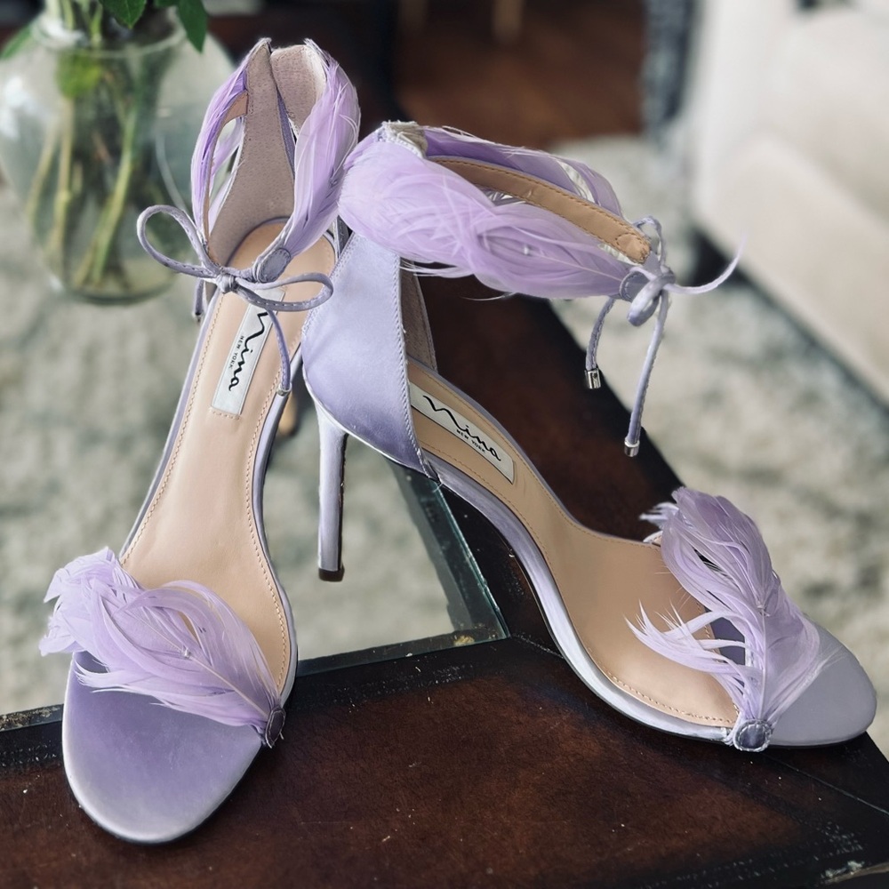 NINA Dianne Pumps...